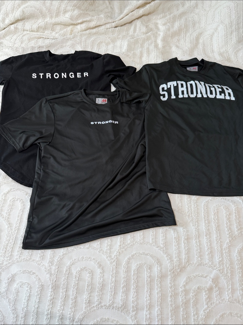STRONGER Men's Black Graphic Short Sleeve Tee